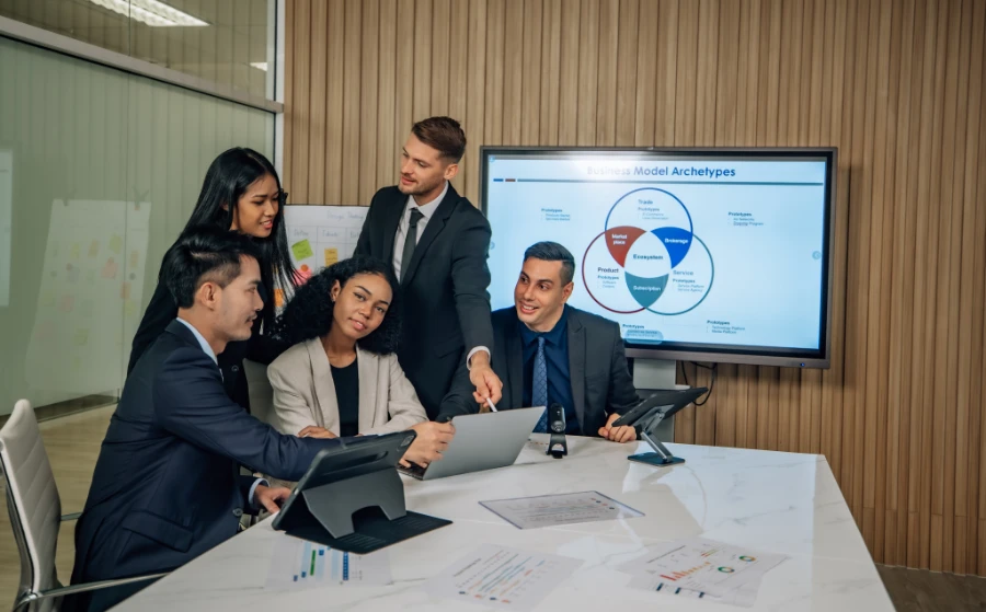diverse team innovates for sales kpis via collabor 2023 11 27 05 34 15 utc 1