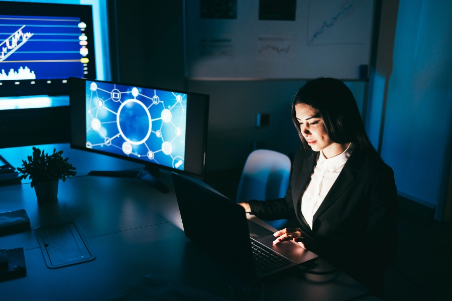 young business woman working at night inside finte 2023 11 27 05 29 58 utc